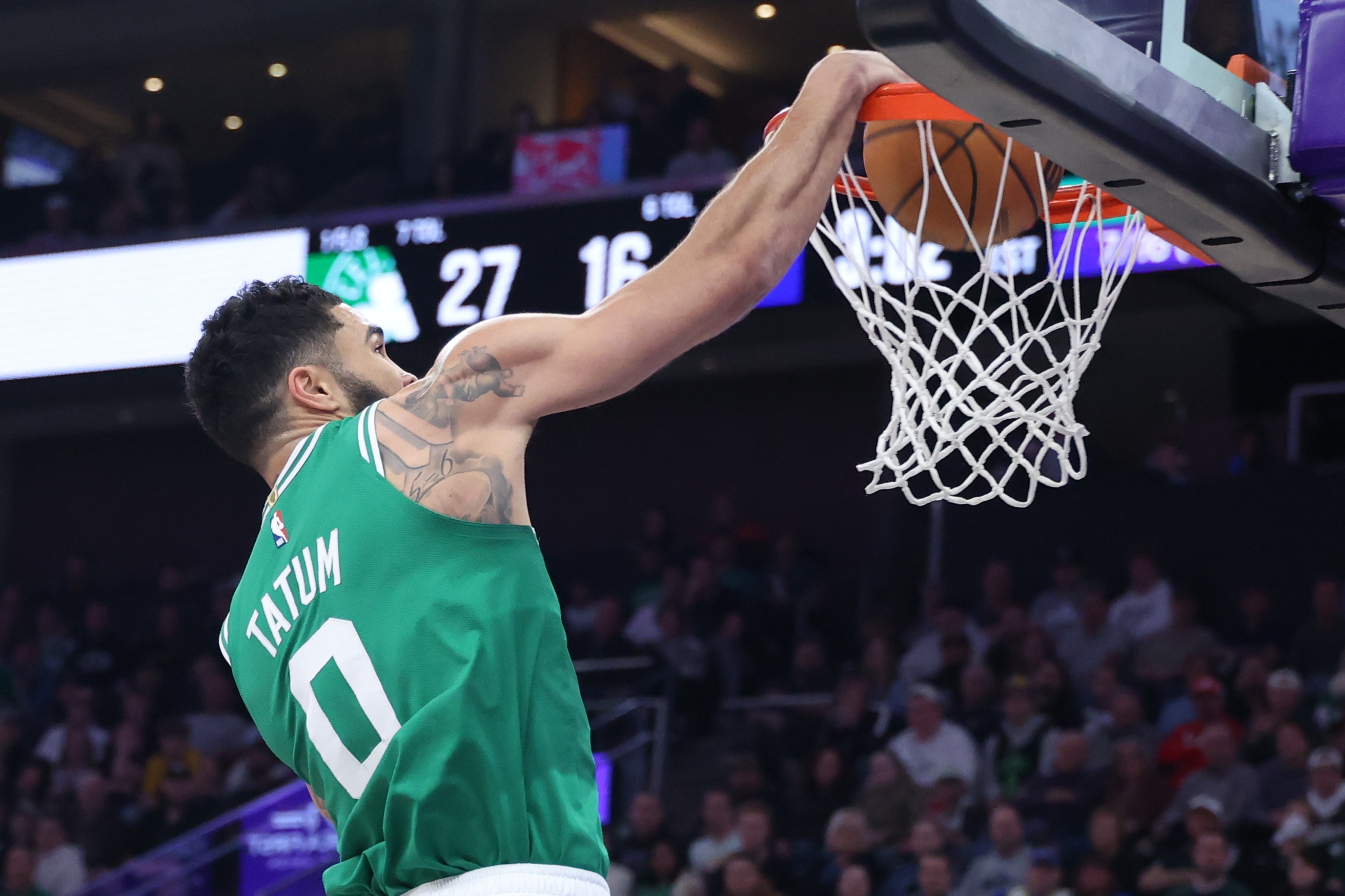 塔图姆连续七场比赛得分超过比赛规则变更，湖人不断突破！