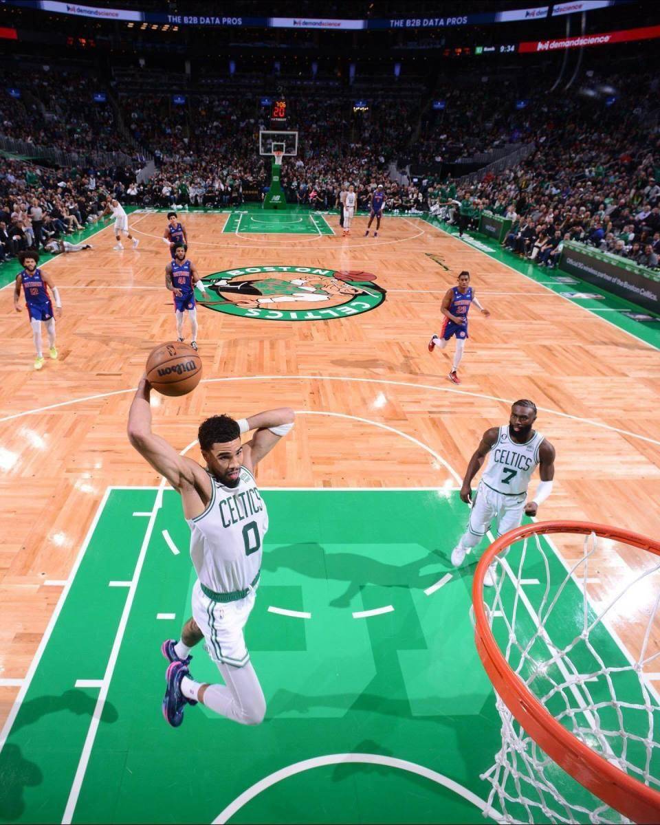 塔图姆回归赛场，突破纪录首场状态亮眼，G2观众沸腾！的简单介绍